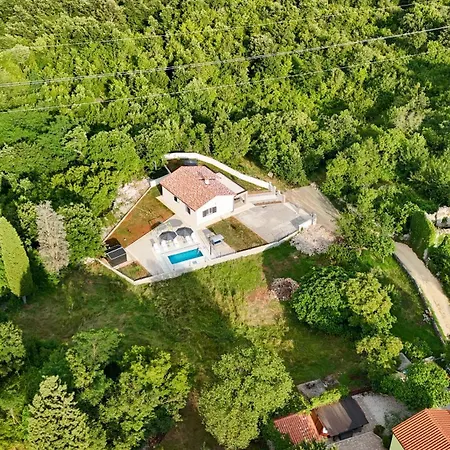 Nyaraló Ese, A Relaxing Pool Near The Sea