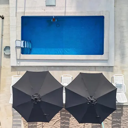 펜션 Ese, A Relaxing Pool Near The Sea